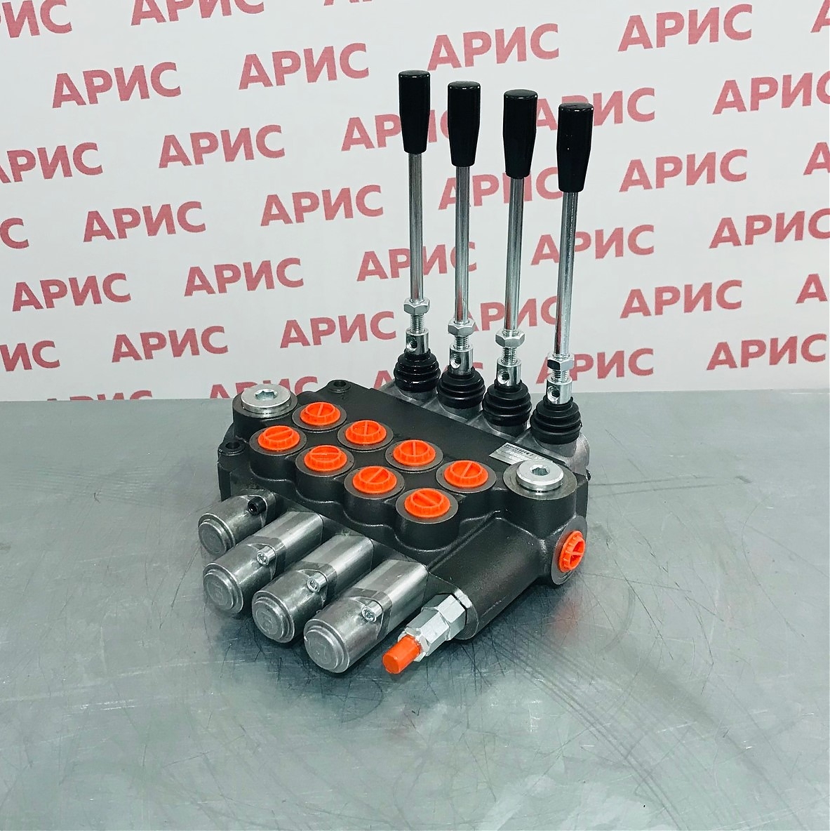 Четырёхсекционный гидрораспределитель 04Z80-1L12L12L12A1 GKZ1 Бъдещност — общий вид