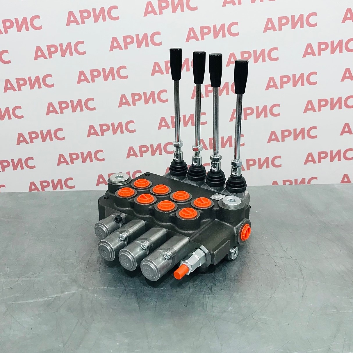 Четырёхсекционный гидрораспределитель 04Z80-1L12L12L12A8 GKZ1 Бъдещност — общий вид