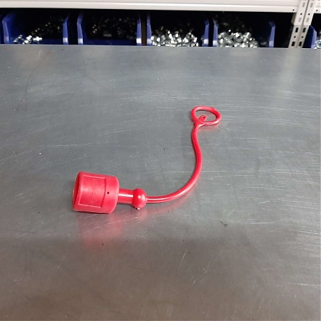 Пластмассовая пылезащитная крышка LSQ-S1PDC-1/2M (Красные) на ниппель (папу) БРС