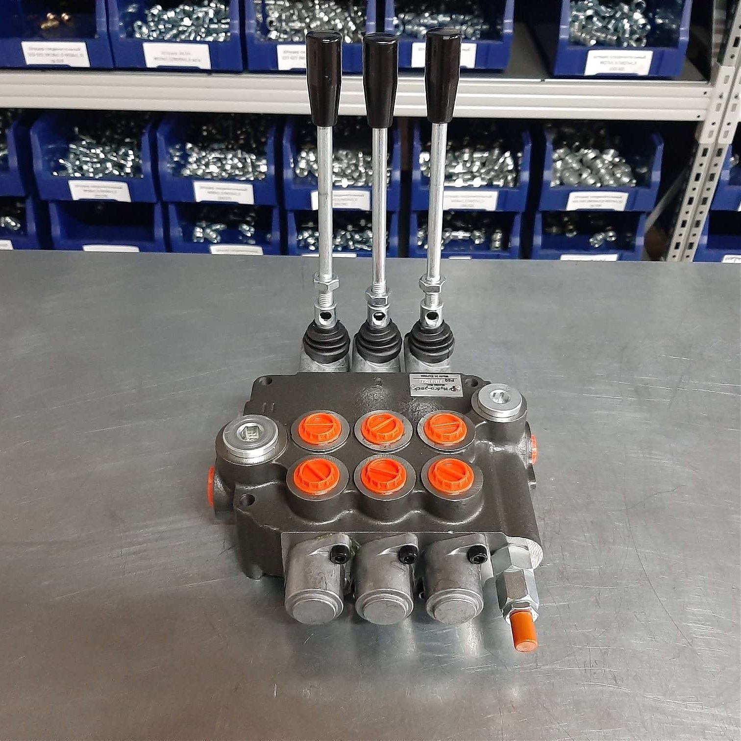 Гидрораспределитель 3Р80-1А1А1А8 GKZ1