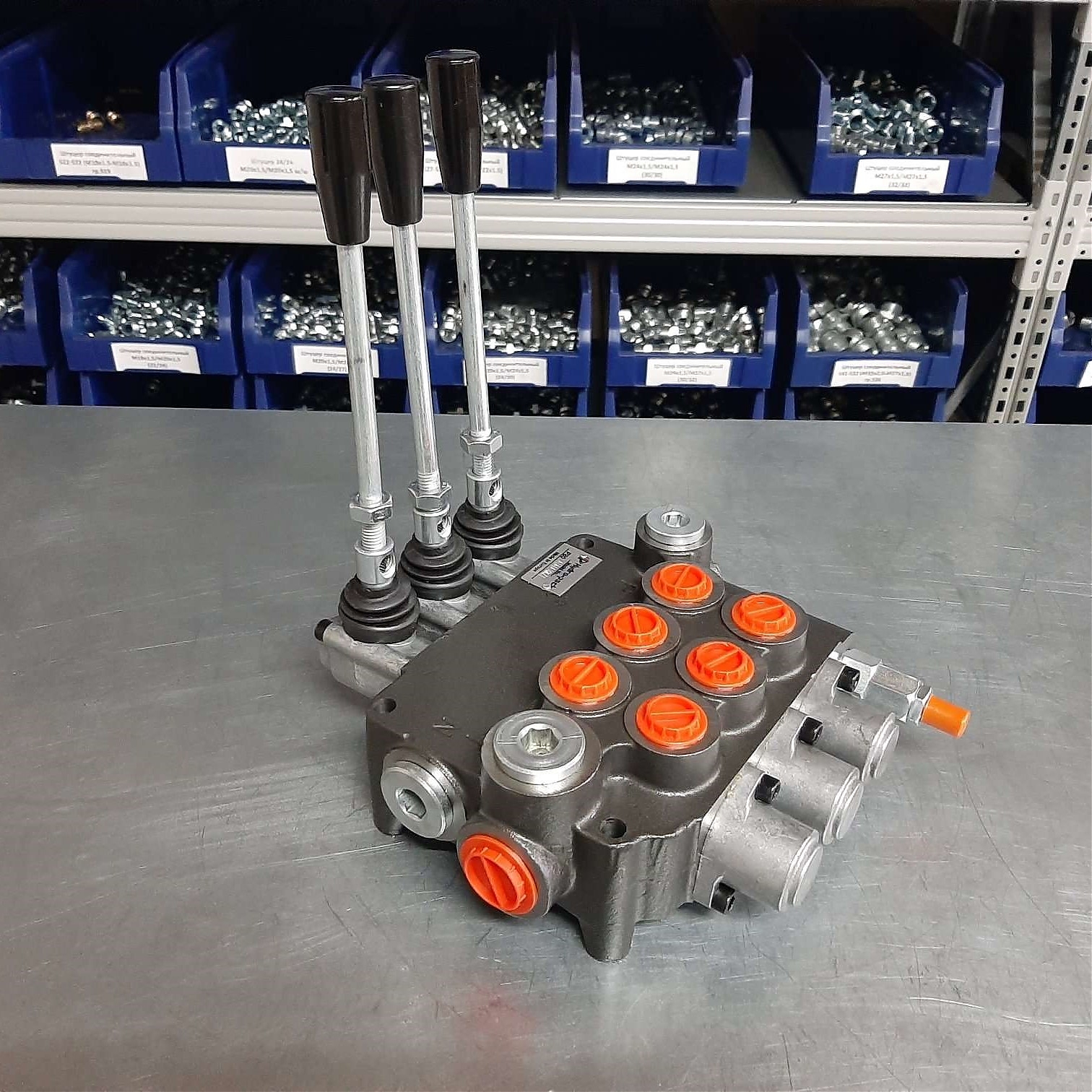 Гидрораспределитель 3Р80-1L13L13А8 GKZ1