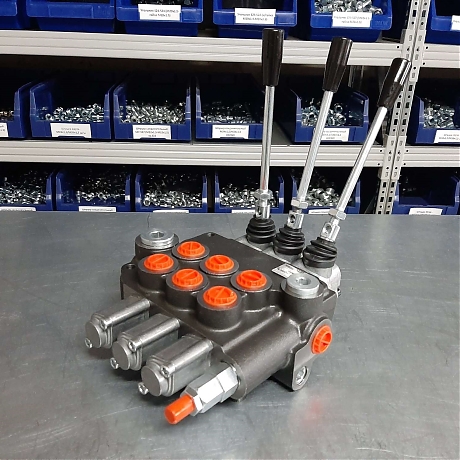 Гидрораспределитель 3Р80-1L13L13L13 GKZ1