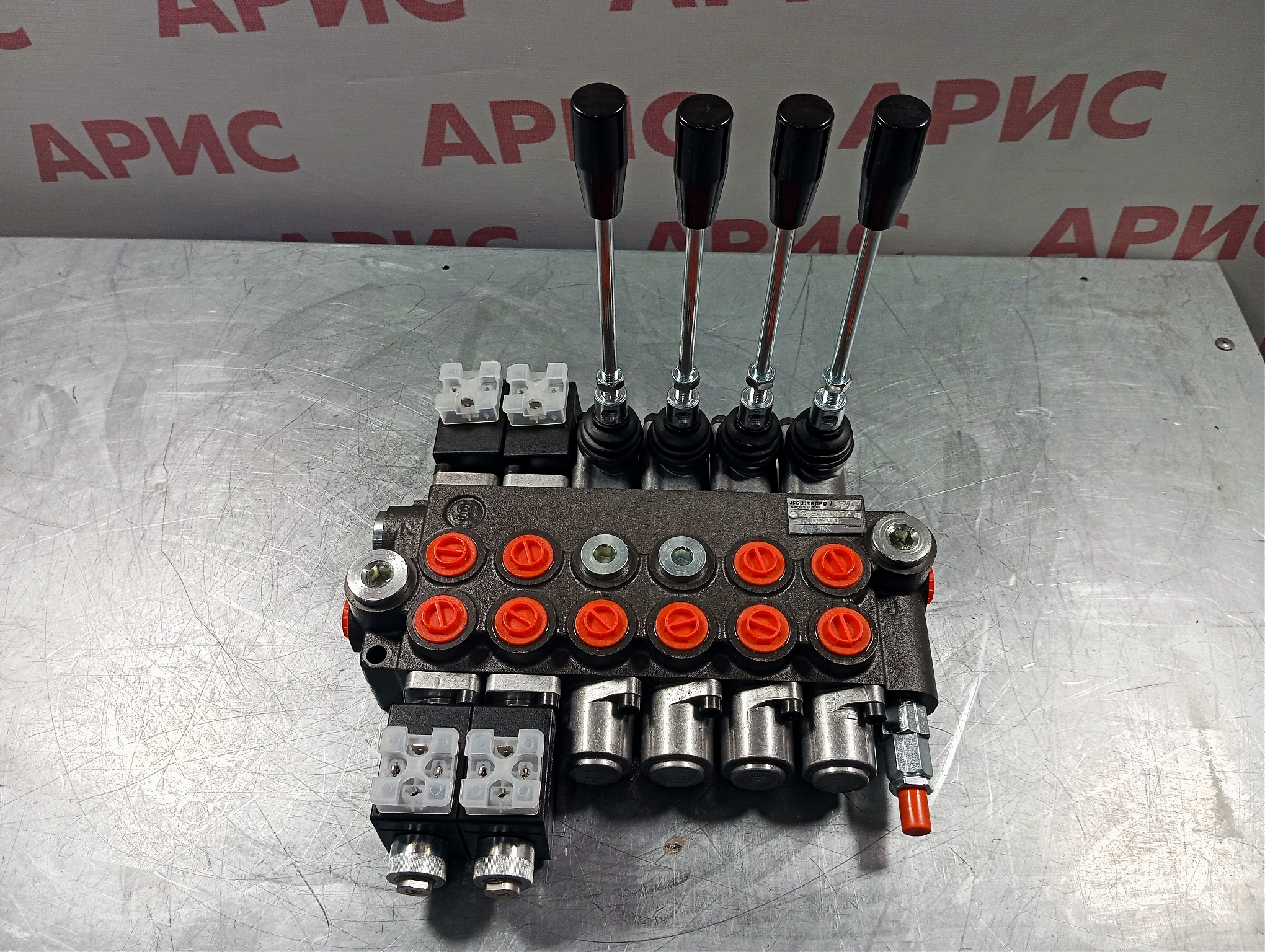 Гидрораспределитель 06Z50-1А1А1C1C1(ААES3 12 VDC G) GKZ1