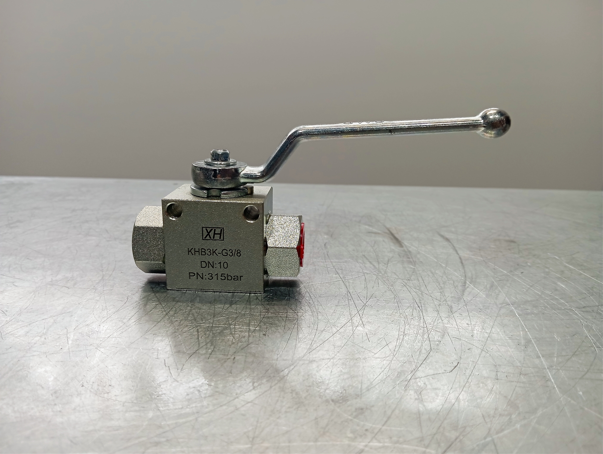 Кран шаровый трехходовой KHB3K-G3/8-L (с отверстиями)